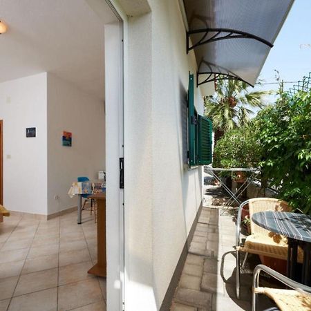Apartments Mare - 30 M From Pebble Beach Seget Vranjica Dış mekan fotoğraf