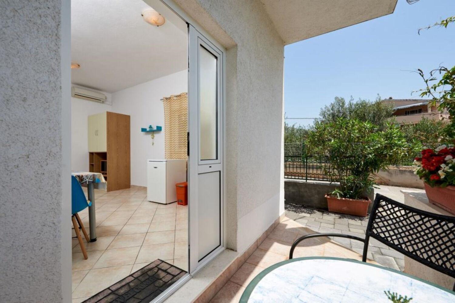 Apartments Mare - 30 M From Pebble Beach Seget Vranjica Dış mekan fotoğraf
