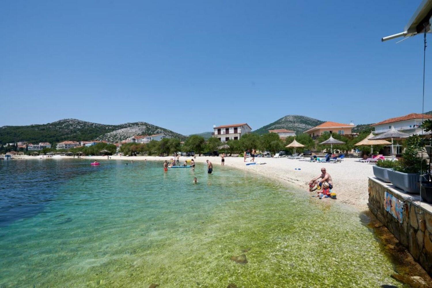 Apartments Mare - 30 M From Pebble Beach Seget Vranjica Dış mekan fotoğraf