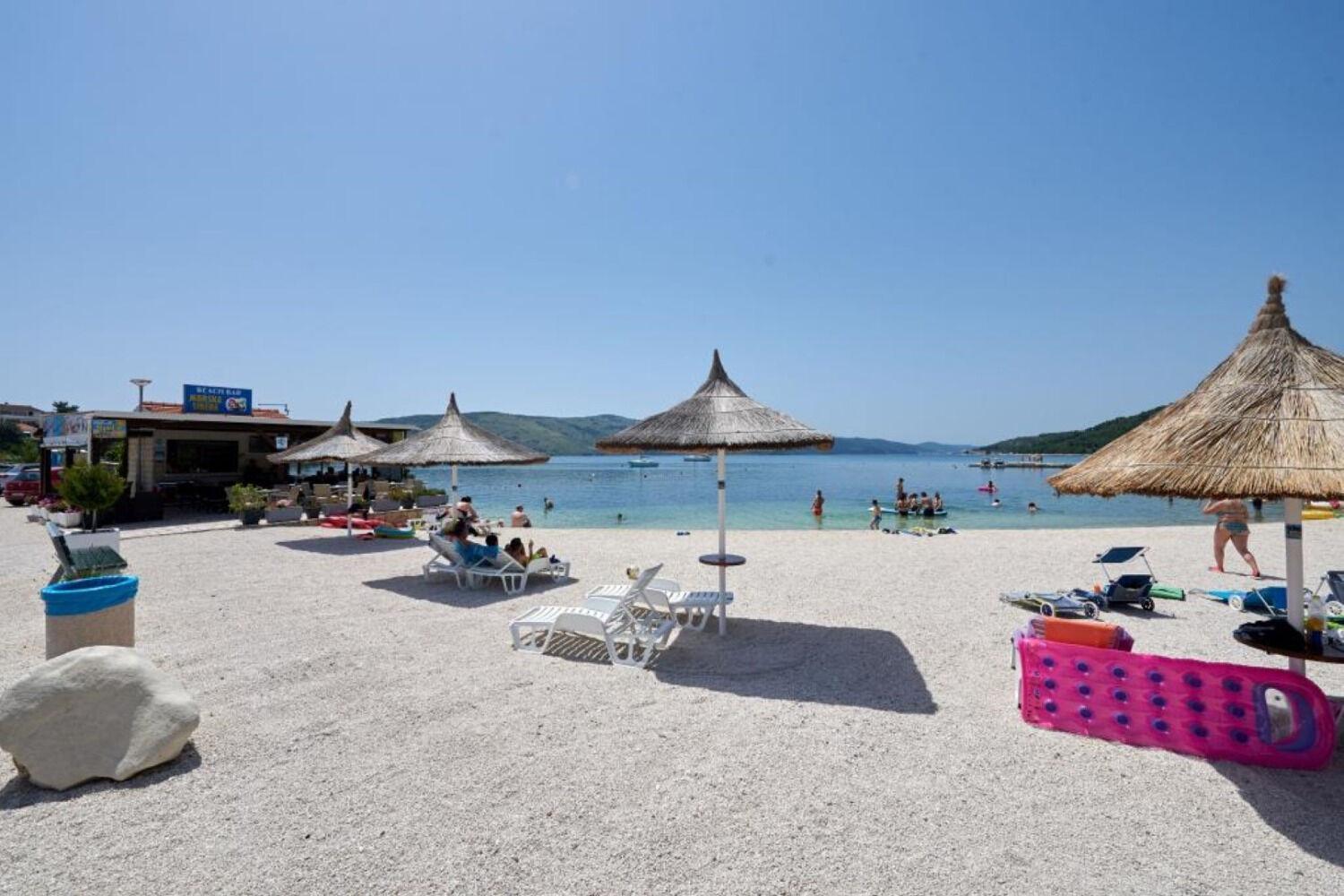 Apartments Mare - 30 M From Pebble Beach Seget Vranjica Dış mekan fotoğraf