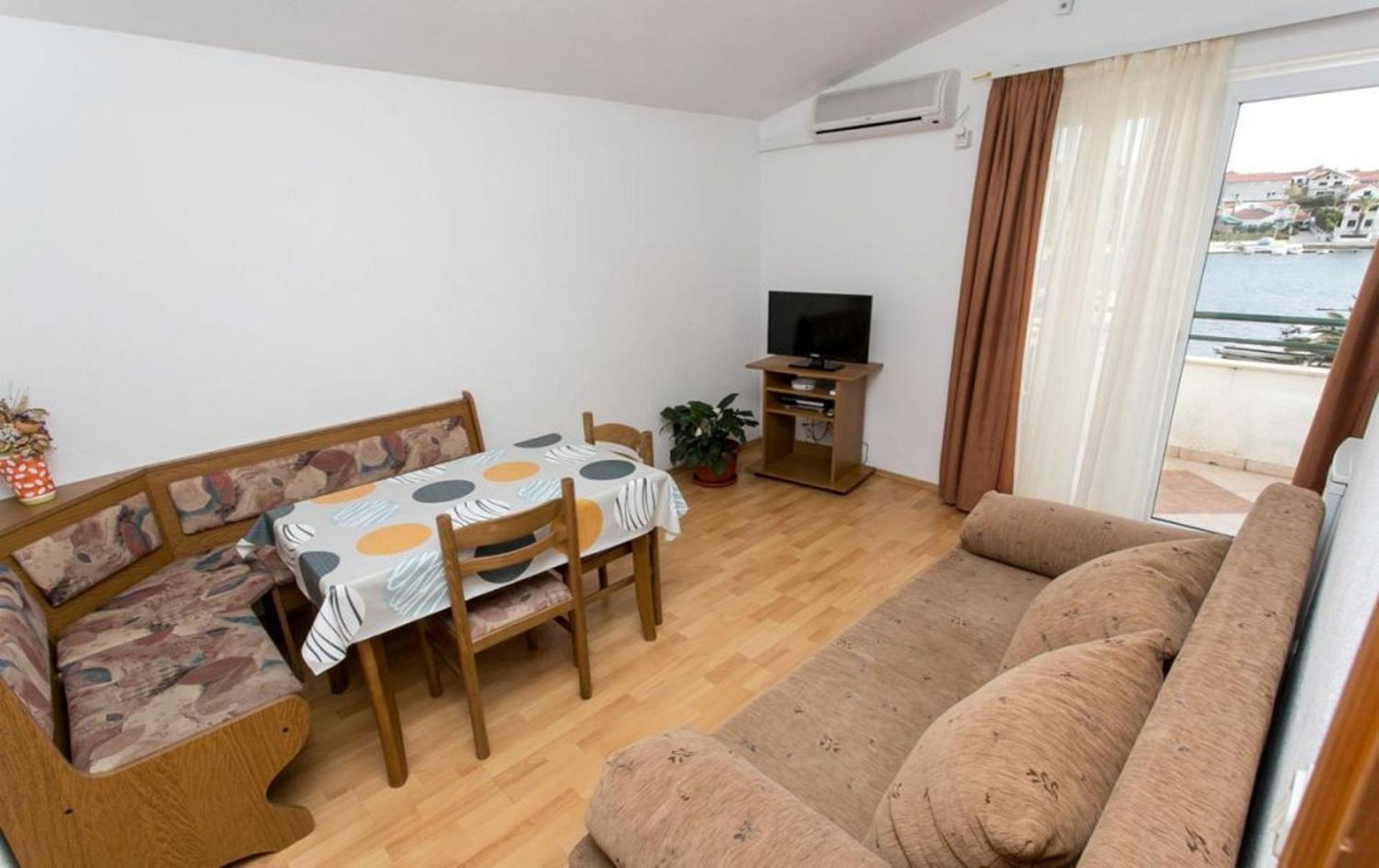 Apartments Mare - 30 M From Pebble Beach Seget Vranjica Dış mekan fotoğraf