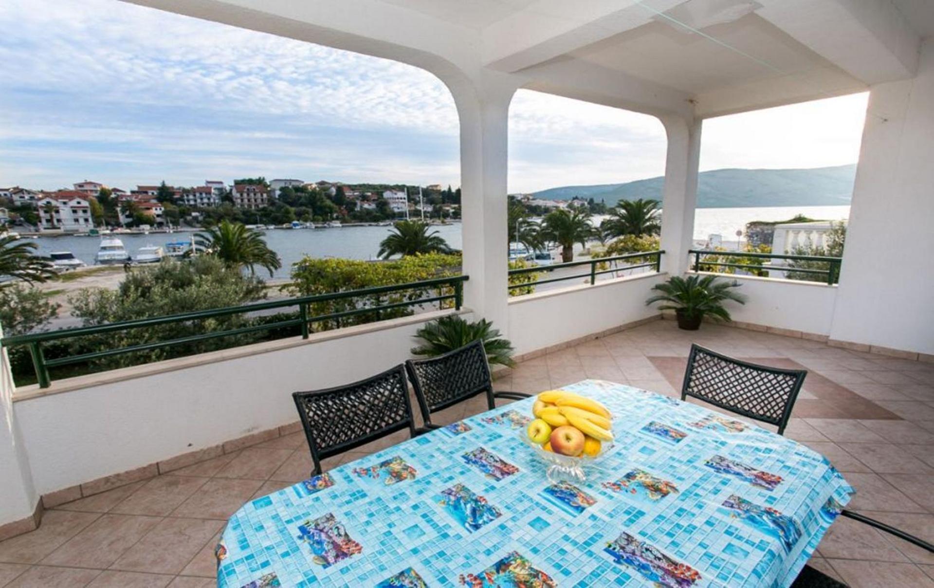 Apartments Mare - 30 M From Pebble Beach Seget Vranjica Dış mekan fotoğraf