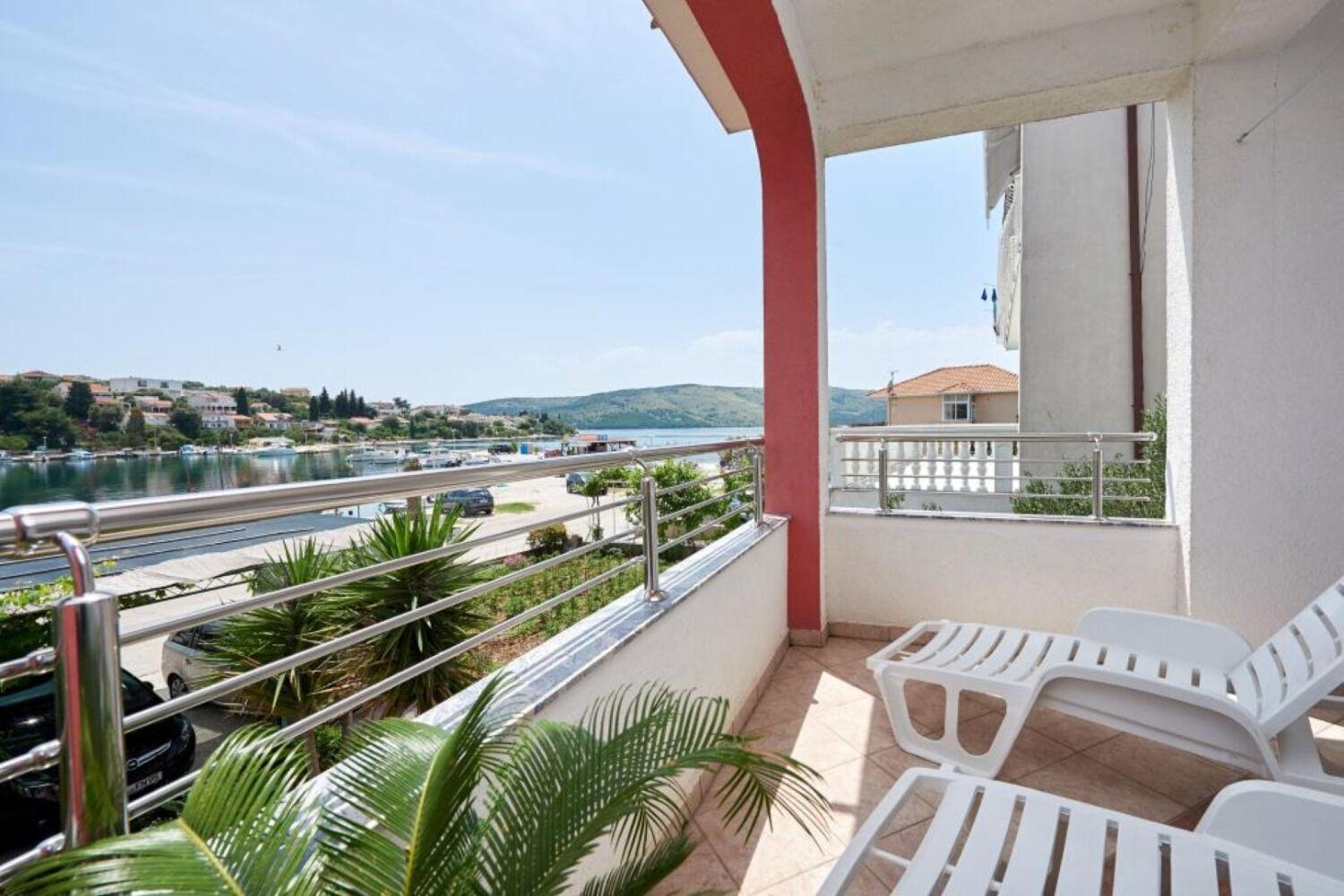 Apartments Mare - 30 M From Pebble Beach Seget Vranjica Dış mekan fotoğraf